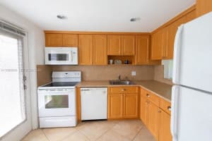 950 Hillcrest Dr APT 302, Hollywood, FL 33021, - MLS#A11999949