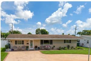 8771 Nw 15th Ct, Pembroke Pines