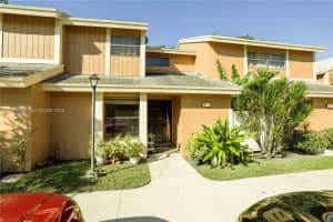 2215 Nw 45th Ave 2215, Coconut Creek