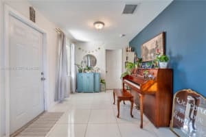 827 NW 114th St, Miami, FL 33168, - MLS#A12000059