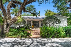731 Calatrava Ave Coral Gables, FL 33143 - MLS#A12000073