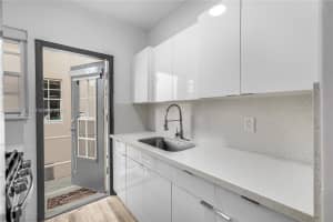 717 Española Wy APT 110, Miami Beach, FL 33139, - MLS#A12000079