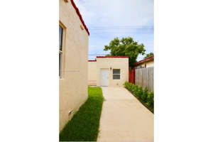 1637 SW 16th St b, Miami, FL 33145, - MLS#A12000081