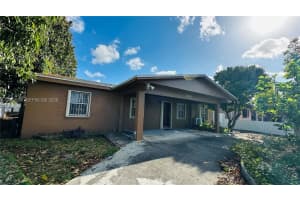 490 E 45th St, Hialeah