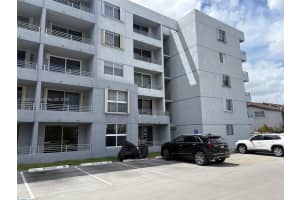 8231 Nw 8th St 2-102, Miami