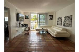 345 Ocean Dr APT 303, Miami Beach, FL 33139, - MLS#A12000159