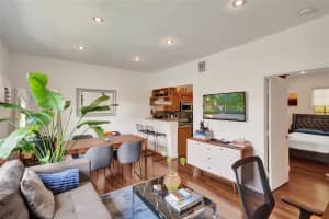 815 Euclid Ave APT 8, Miami Beach, FL 33139, - MLS#A12000183