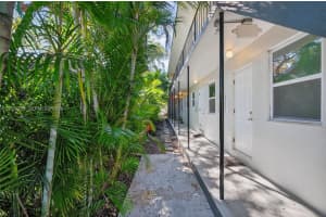 3676 Oak Ave #7, Miami, FL 33133, - MLS#A12000229