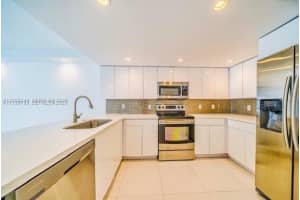 555 Ne 15th St 17f Miami, FL 33132 - MLS#A12000244