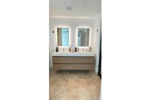 350 S Miami Ave 1702 Miami, FL 33130 - MLS#A12000259