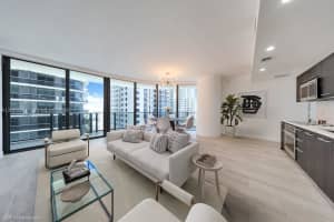 45 Sw 9th St 1808, Miami