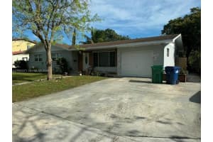 350 Nw 205th Ter, Miami Gardens