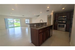 5910 Royal Way, Tamarac, FL 33321, - MLS#A12000323