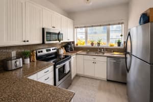701 Meridian Ave APT 4, Miami Beach, FL 33139, - MLS#A12000354