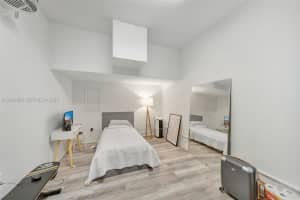 7855 NW 110th Ave, Doral, FL 33178, - MLS#A12000366