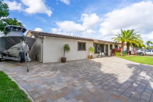 7875 Nw 174th Ter Hialeah, FL 33015 - MLS#A12000436