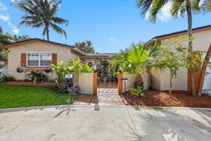 600 SW 67th Ave, Pembroke Pines, FL 33023, - MLS#A12000490