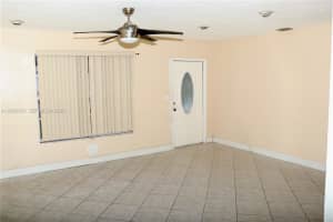 1240 Ne 214th St Miami, FL 33179 - MLS#A12000531