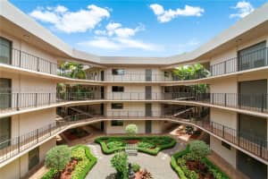 8520 Sw 133rd Ave Rd 323, Miami