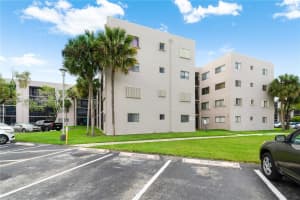 8520 SW 133rd Avenue Rd APT 323, Miami, FL 33183, - MLS#A12000566