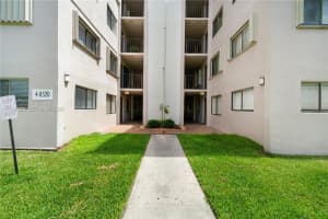8520 SW 133rd Avenue Rd APT 323, Miami, FL 33183, - MLS#A12000566