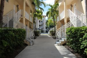 6962 Nw 179th St 206-6, Hialeah