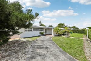 1900 Sw 87th Ct Miami, FL 33165 - MLS#A12000614