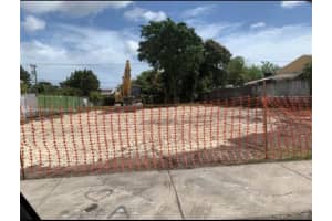 601 Sw 44th Ct Miami, FL 33134 - MLS#A12000618