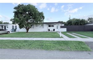 11020 SW 42nd Terrace, Miami, FL 33165, - MLS#A12000621