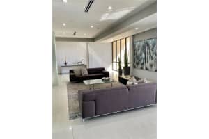 20379 W Country Club Dr Ph-40, Aventura