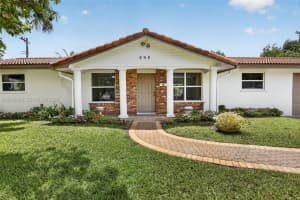 292 SW 52nd Ave, Plantation, FL 33317, - MLS#A12000698