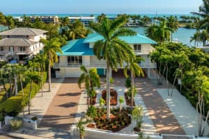 137 Sapodilla Dr Islamorada, FL 33036 - MLS#A12000712