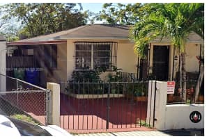 910 SW 9th St, Miami, FL 33130, - MLS#A12000714