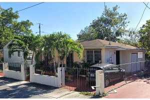 910 SW 9th St, Miami, FL 33130, - MLS#A12000714