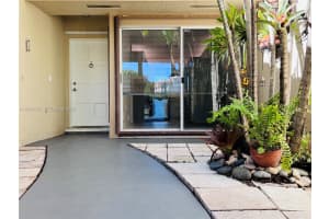 4530 Nw 102nd Ct Doral, FL 33178 - MLS#A12000732