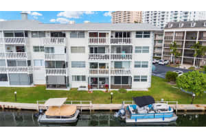 455 Paradise Isle Blvd APT 402, Hallandale Beach, FL 33009, - MLS#A12000737