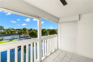 455 Paradise Isle Blvd APT 402, Hallandale Beach, FL 33009, - MLS#A12000737