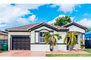 8135 Nw 198th Ter, Hialeah