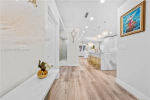 1077 Nw 170th Ave Pembroke Pines, FL 33028 - MLS#A12000759