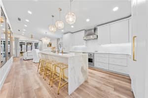 1077 Nw 170th Ave Pembroke Pines, FL 33028 - MLS#A12000759