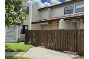 9970 Nw 9th St Cir 204, Miami