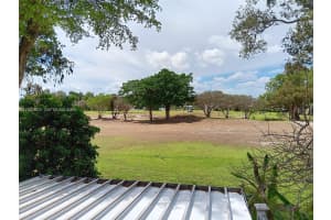 19174 Bobolink Dr Hialeah, FL 33015 - MLS#A12000825