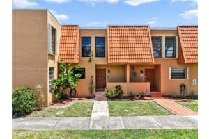 1541 Nw 92nd Ave 186, Pembroke Pines