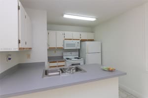 18304 NW 68th Ave APT L, Hialeah, FL 33015, - MLS#A12000909