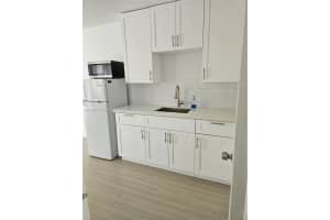 514 SW 2nd Ave b, Hallandale Beach, FL 33009, - MLS#A12000933