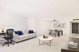 3800 N Hills Dr APT 206, Hollywood, FL 33021, - MLS#A12000942