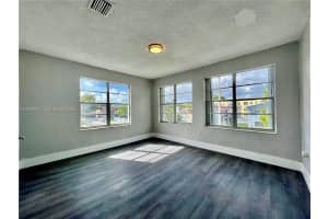 301 Sw 10th Ave 1 Miami, FL 33130 - MLS#A12000944