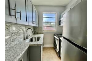 301 Sw 10th Ave 1 Miami, FL 33130 - MLS#A12000944