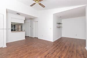 18310 NW 68th Ave APT L, Hialeah, FL 33015, - MLS#A12001025