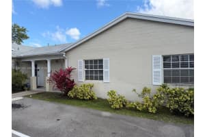 960 Ne 214th Ln 960-04, Miami